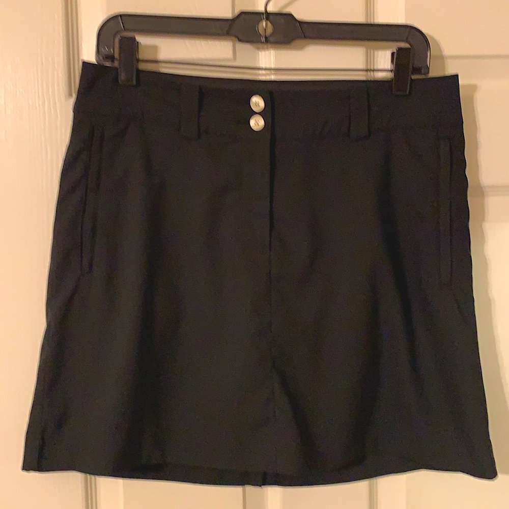 Nike Dri-Fit black golf skort size 6